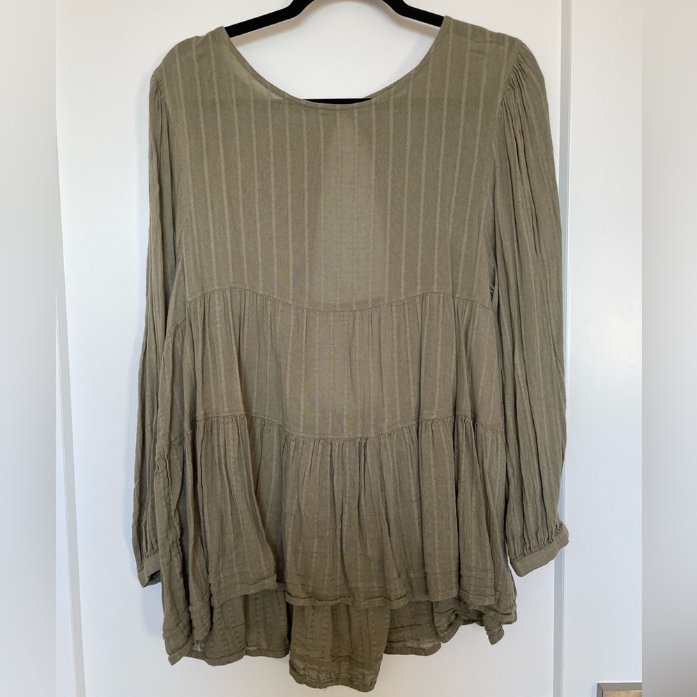 American Eagle Ruffle Long Sleeve Top